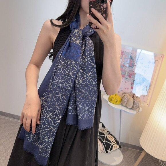 Loewe custom scarf - Picture 13 of 15